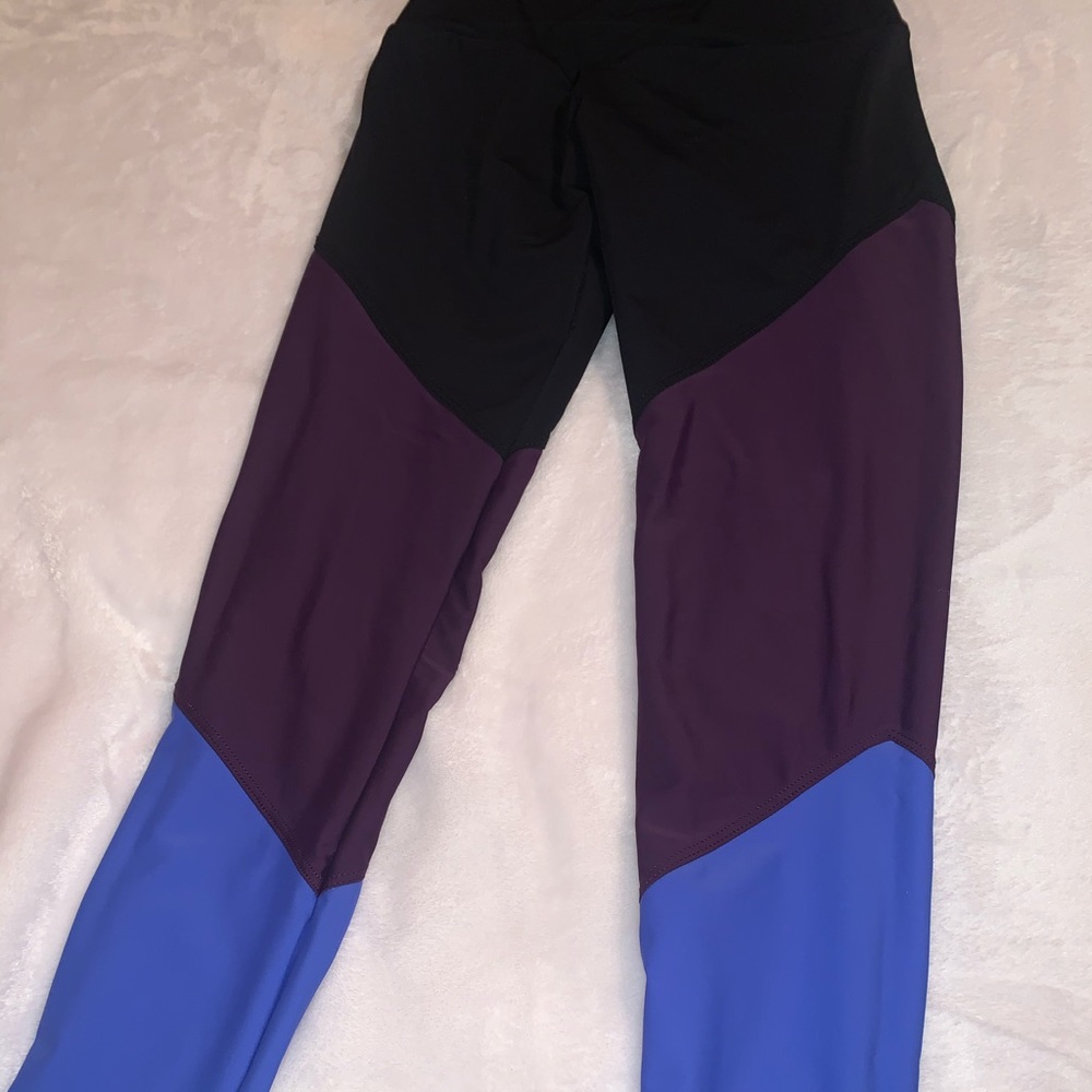 Onzie leggings. WORN ONCE